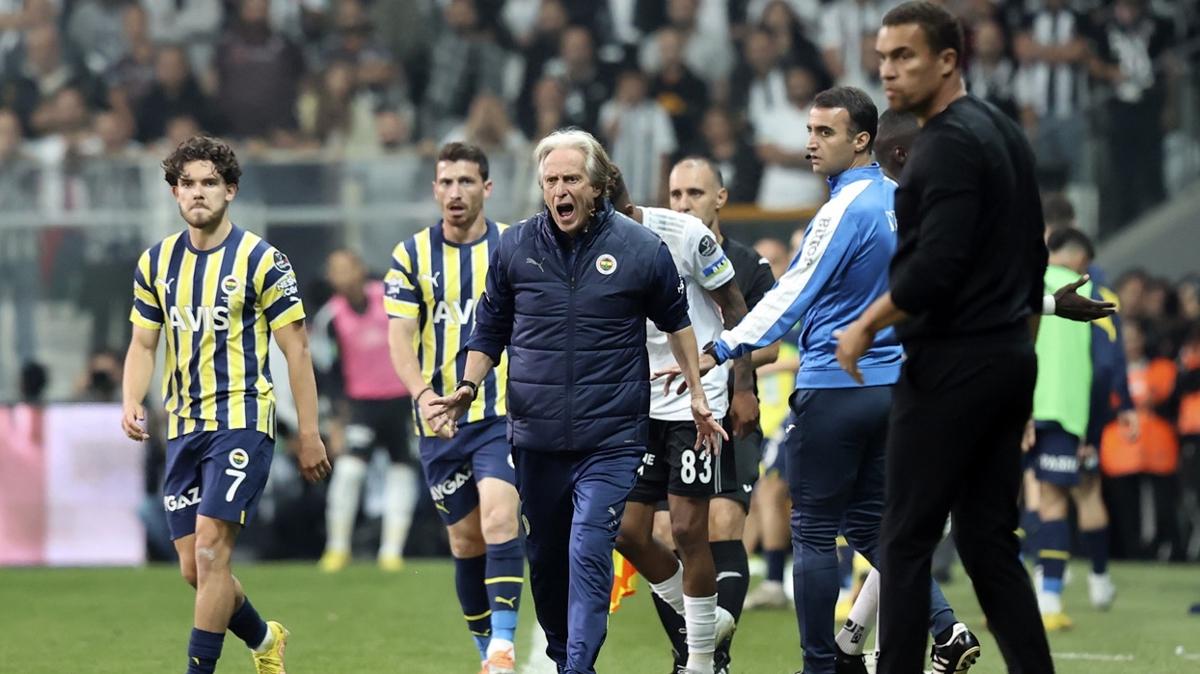 Fenerbahe rakiplerini ofsayt ile bozuyor