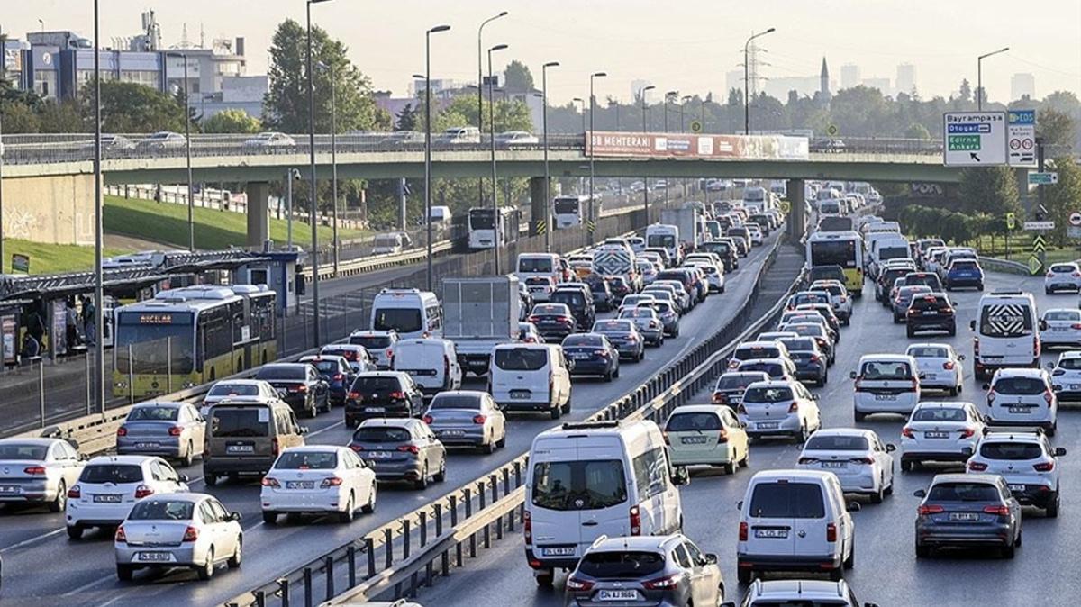 stanbul'da trafik younluu yzde 63'e ulat!