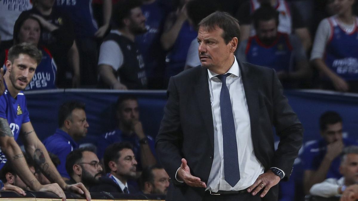 Ergin Ataman'dan bir olumsuz bir olumlu tespit