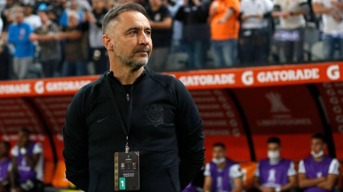 Vitor Pereira Premier Lig'in yolunu tutuyor