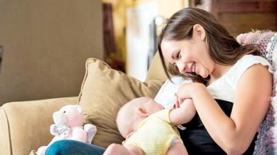 Ambalajl gdaya dikkat! Anne stnde plastik tehlikesi!