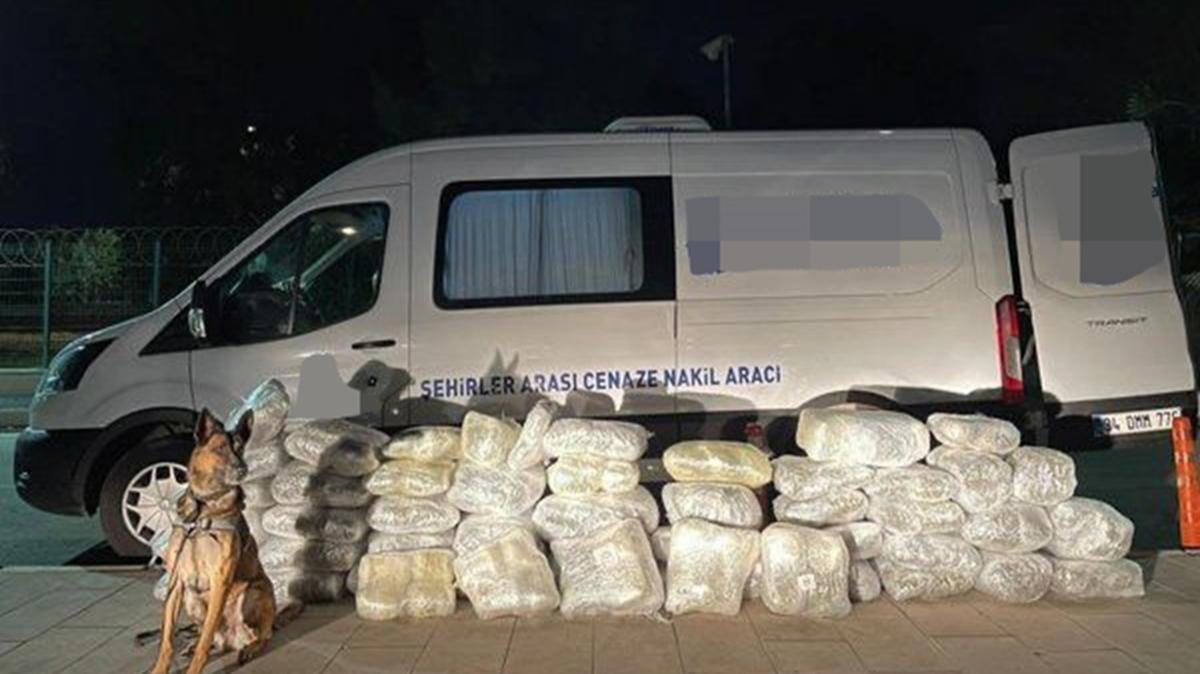 Adana'da cenaze nakil aracnda 144 kilo 550 gram esrar ele geirildi