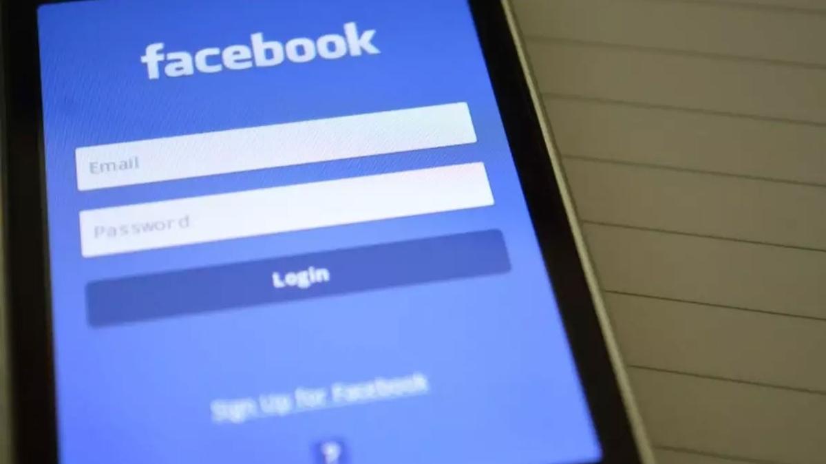 Facebook kullanclar risk altnda... ndirilen uygulamalar ifreleri alm olabilir