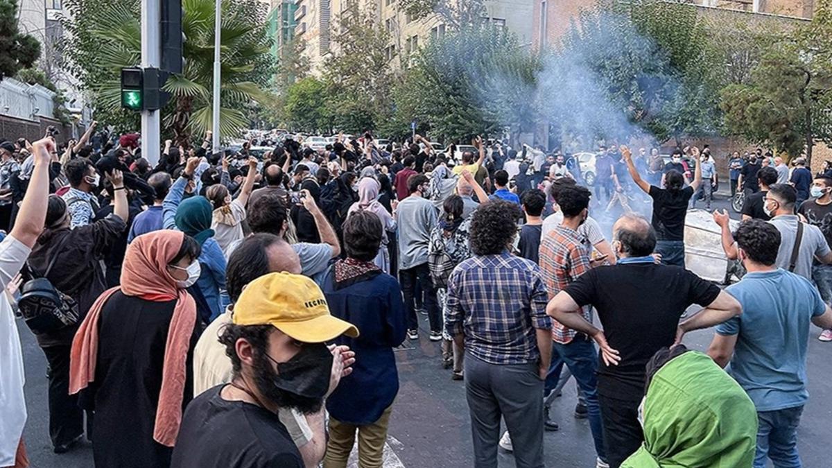 ran, lmlere yol aan protestolar "rgtl ve terrist eylemler" olarak nitelendirdi