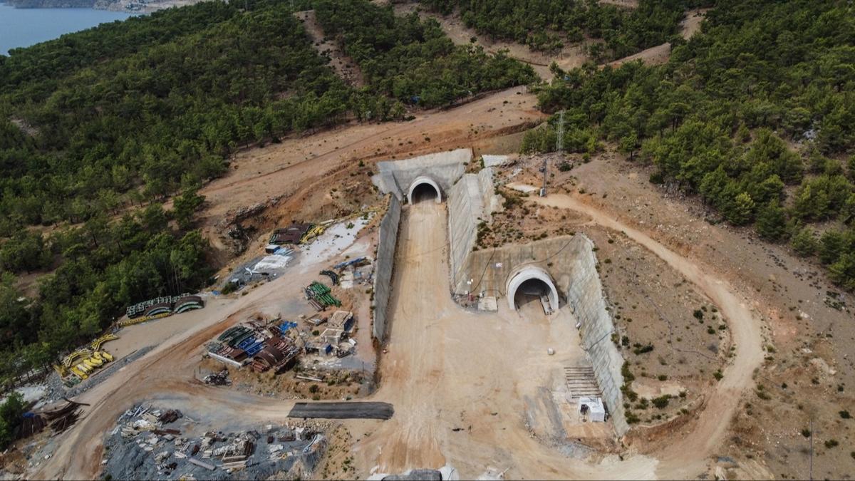 Akdeniz Sahil Yolu'nda bu yl 3 tnel ve 1 viyadk alacak