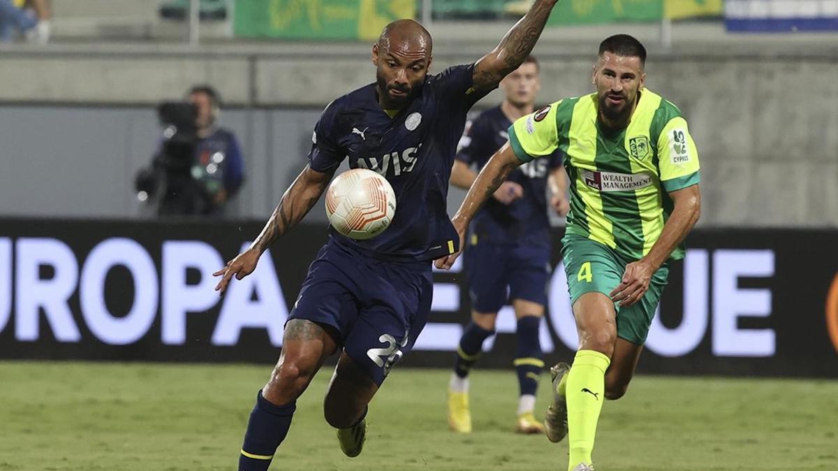 Fenerbahe'den AEK Larnaca'ya aklamas