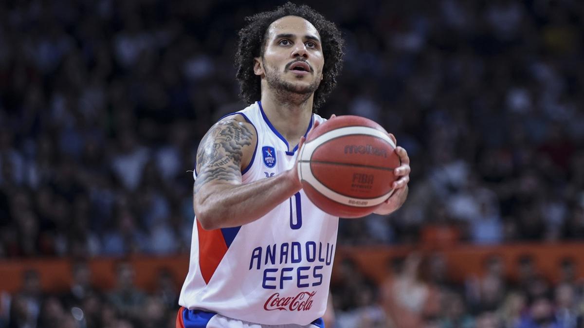 Anadolu Efes Shane Larkin'in yerine transfer mi yapyor" Resmen akland