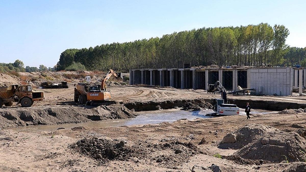 Meri Nehri'ne kurulan santralde aralk itibaryla elektrik retilmesi hedefleniyor