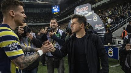 Serdar Aziz'den Jorge Jesus'a �vg�: 'Hocam�z herkesin birbirine sayg�l� olmas� gerekti�ini a��lad�'