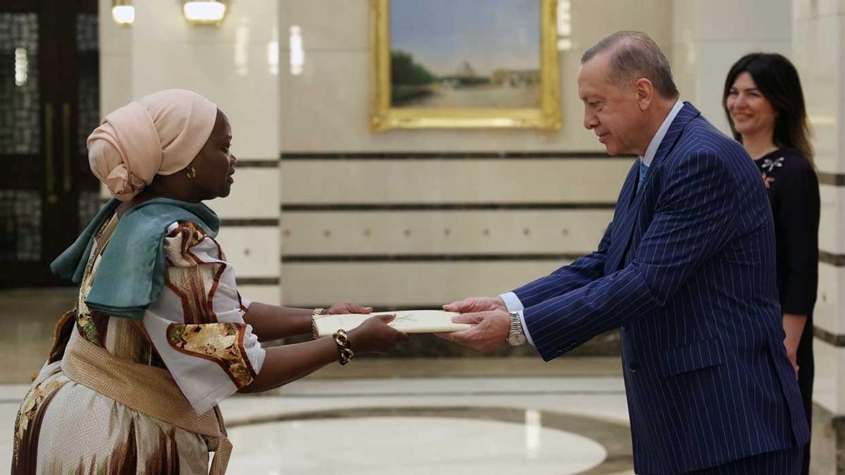 Uganda'dan Bakan Erdoan'a gven mektubu