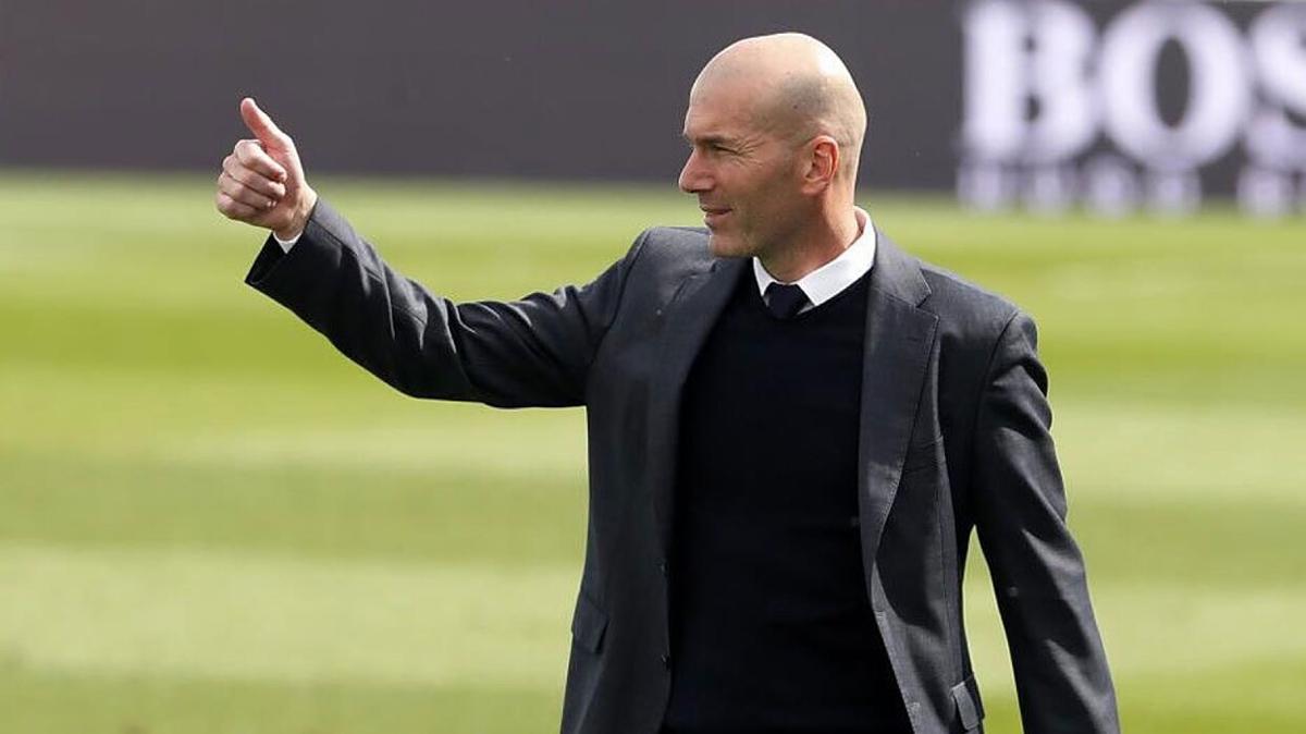 Zinedine Zidane hocala geri dnyor