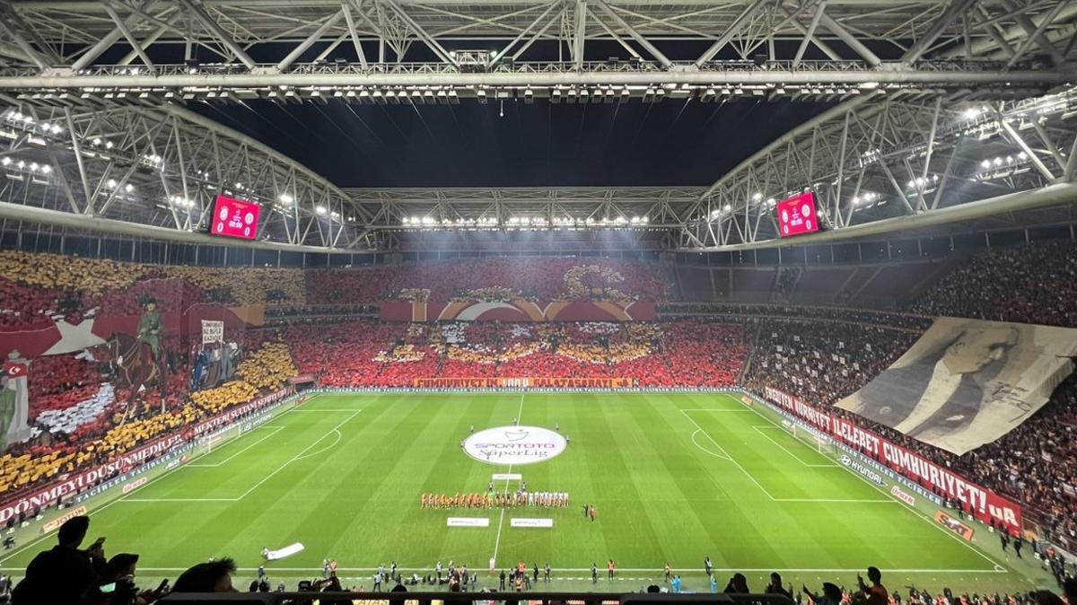 Galatasaray taraftarn ve ve bitiremedi! Yabanc yazar hayran kald