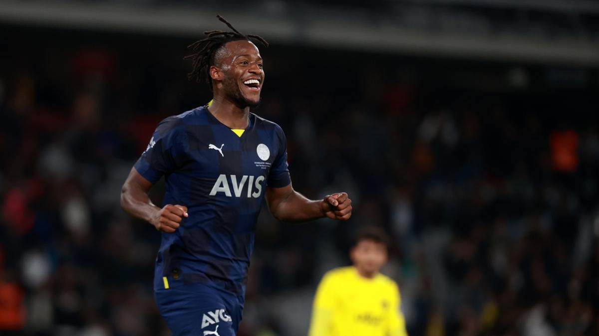 Michy Batshuayi ov yapt man ardndan takmdaln altn izdi: "Birbirimiz iin savayoruz"