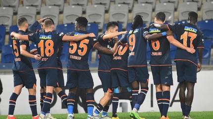 Ba�ak�ehir zirve takibini s�rd�rd�! Giresunspor'u 3 golle devirdi