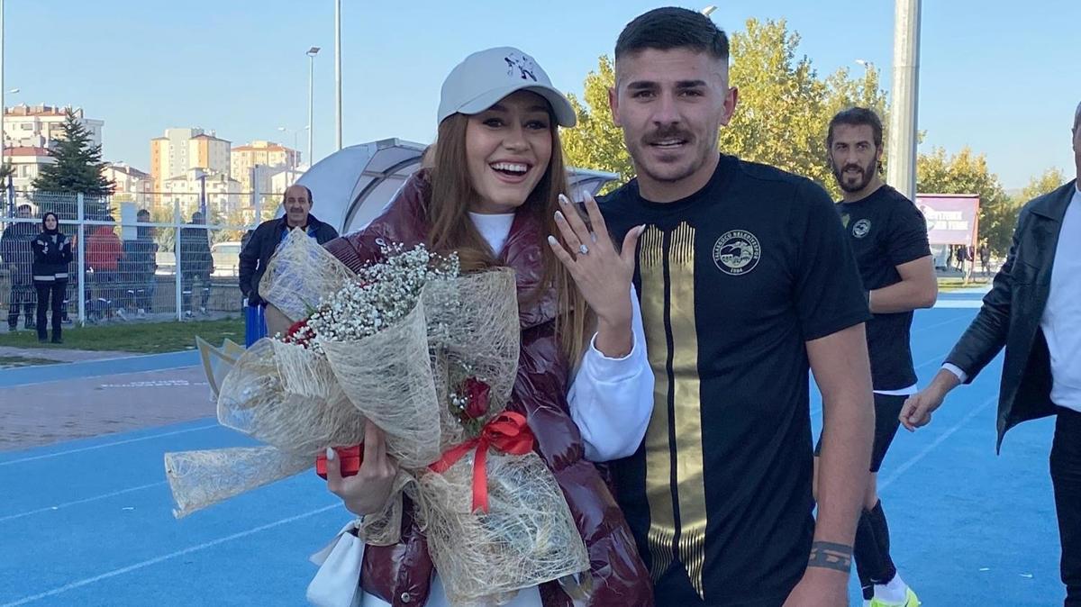 Futbolcu Erkan Kapar'dan sevgilisine ma sonras evlilik teklifi! Hem ma kazand hem evet'i ald
