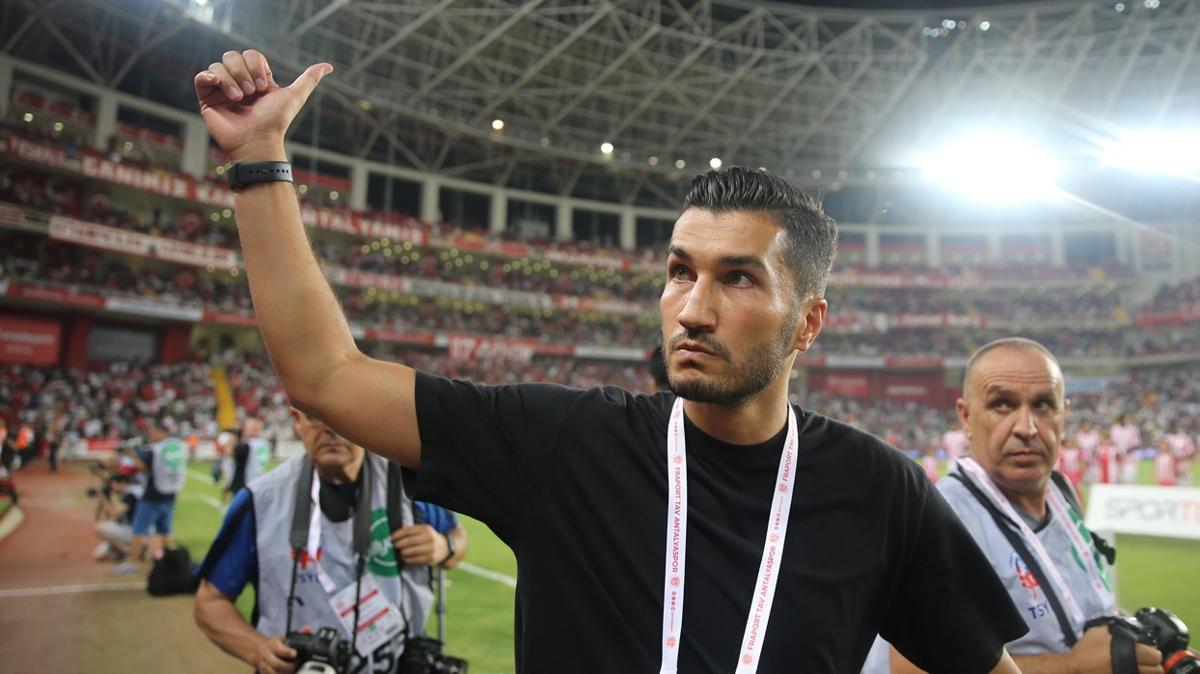 Nuri ahin hayata dnd! Bir anda 7 sra birden sradlar