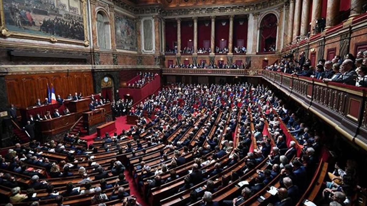 Fransz Senatosundan skandal karar! Azerbaycan sert tepki gsterdi: Karar reddediyoruz!