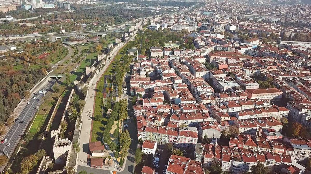 Surlarn dibinde bir Millet Bahesi