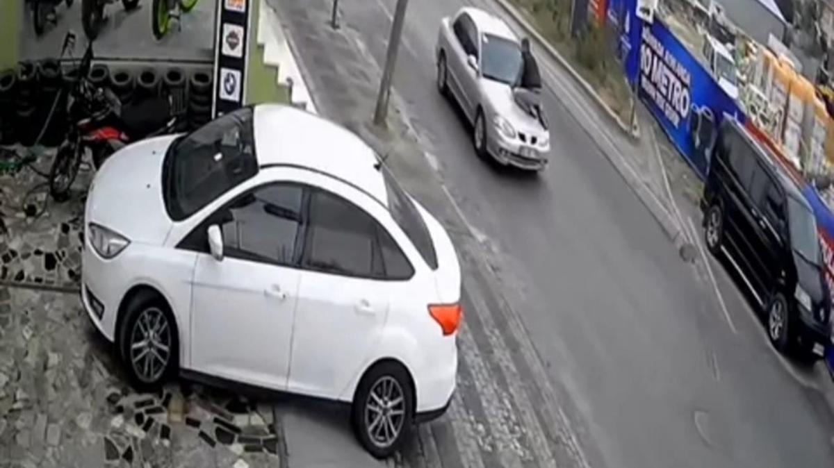 mraniye'de bor verdii adam kanca, aracn zerine karak durdurmaya alt