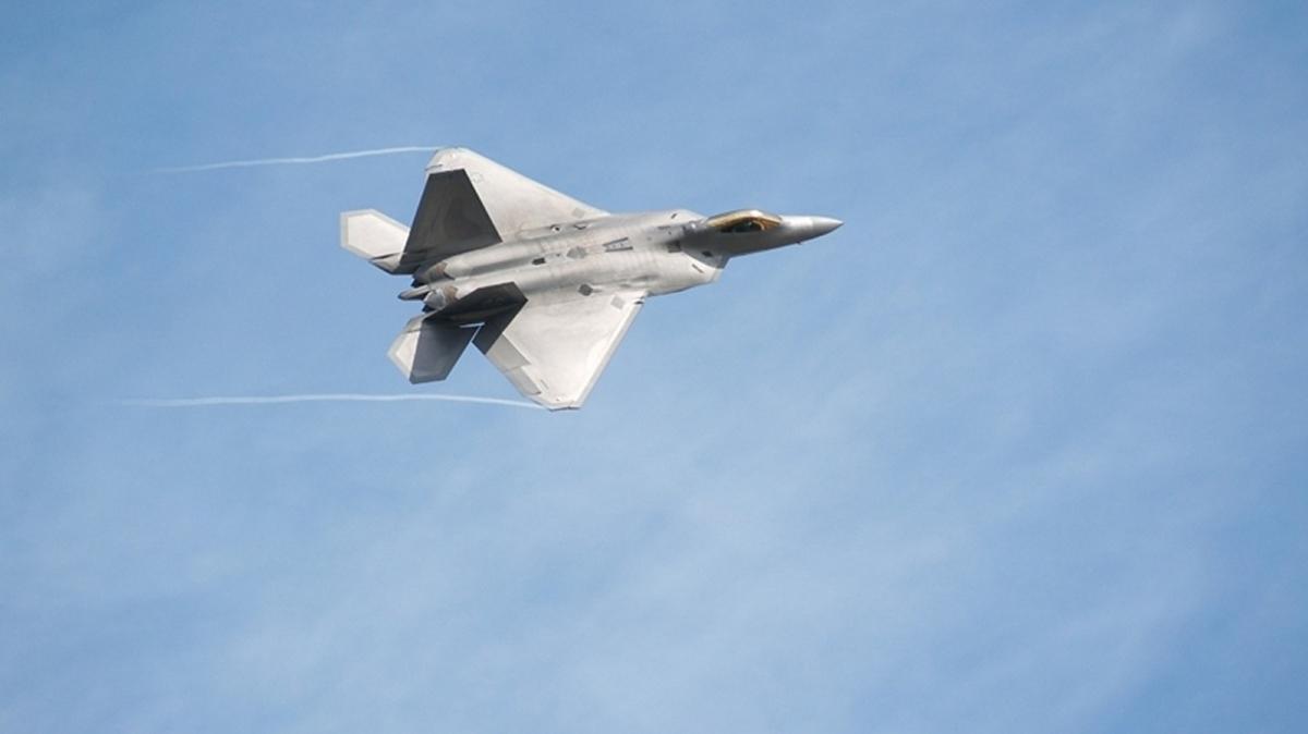 Ne F-16 ne F-35... Listenin banda F-22 Raptor var!