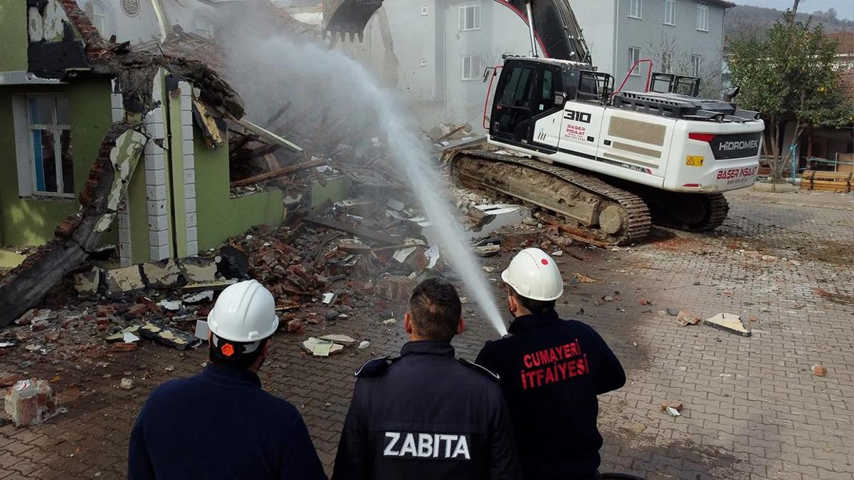 Dzce'de depremin ardndan balatlan hasar tespit almalar tamamland