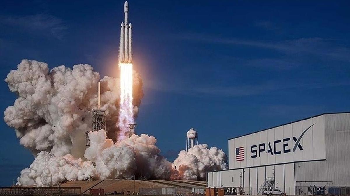 Japonya'nn Ay'a ini arac SpaceX roketi ile frlatld