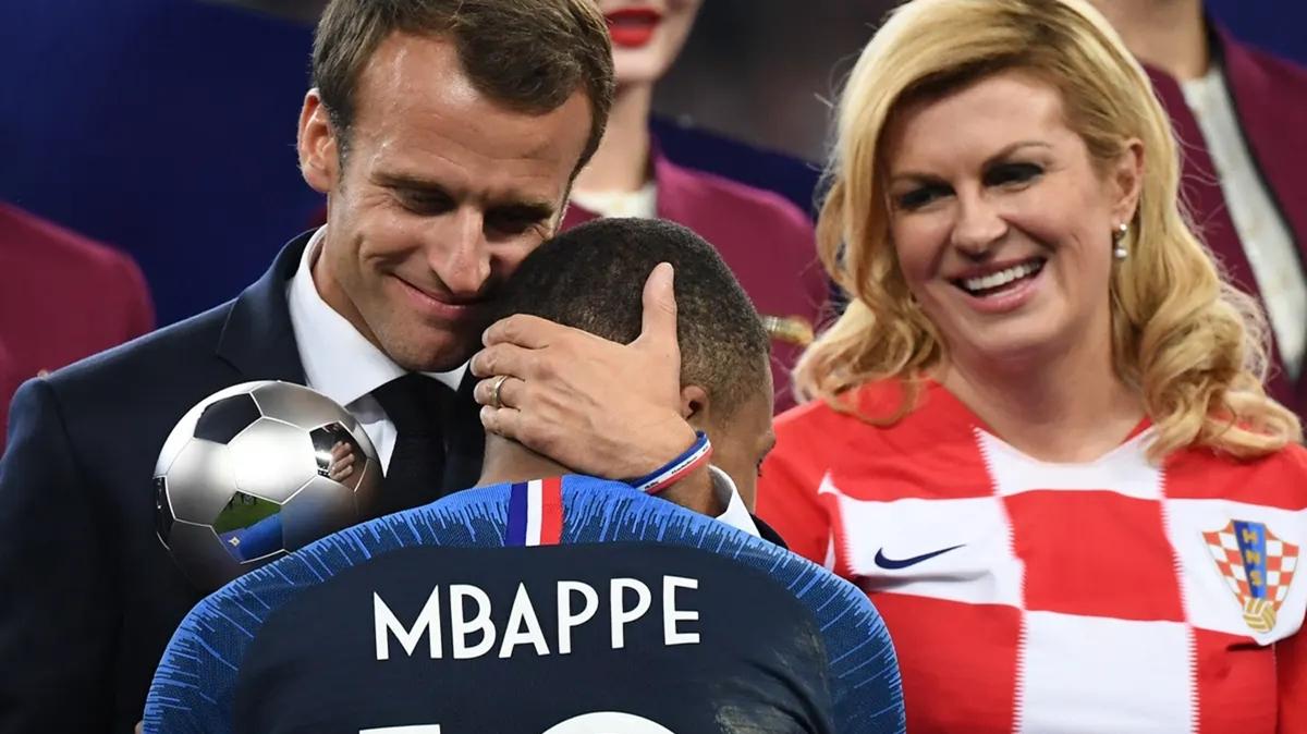 Emmanuel Macron, Kylian Mbappe'yi teselli etti
