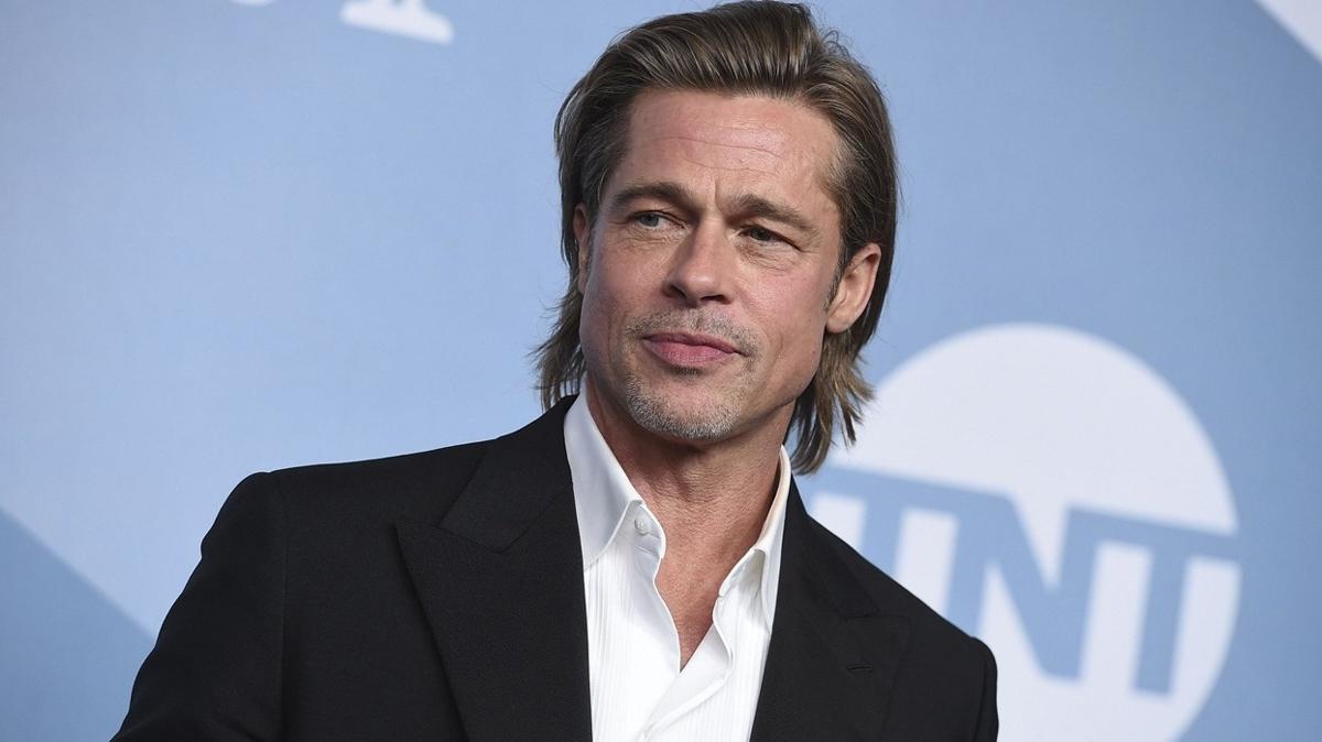 Angelina Jolie ile olayl bir ekilde boanmt... Brad Pitt, 30 ya kk sevgilisiyle fena yakaland