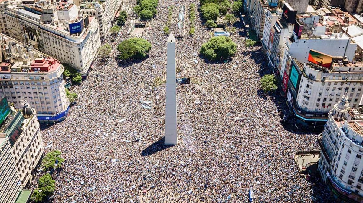 Arjantin'in kutlamalarna kalabalk engeli