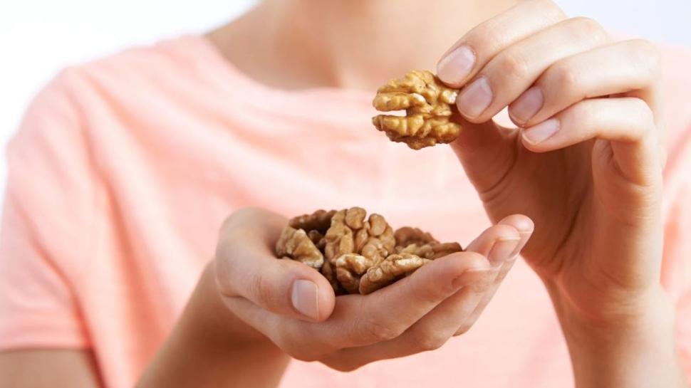 Omega-3 yağ asitleri deposu! Çocuklar günde kaç tane ceviz yemeli?