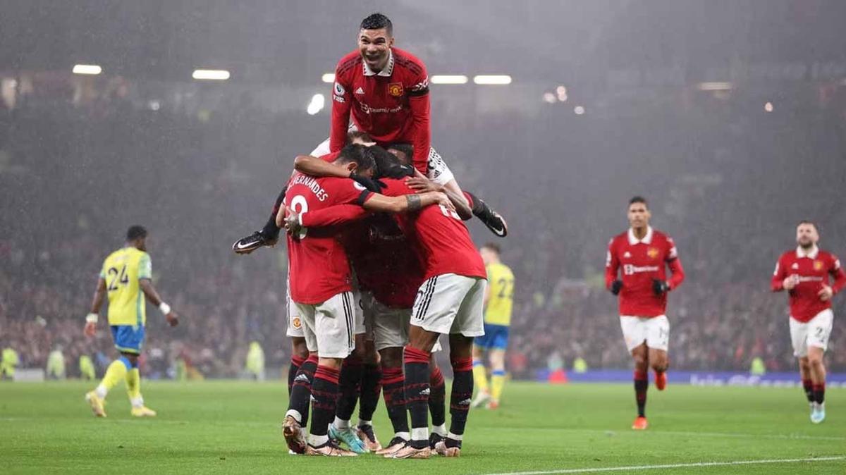 Manchester United aradan galibiyetle dnd