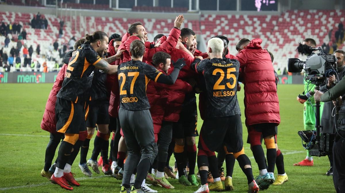 Galatasaray'dan cevap gecikmedi! Gndermeli paylam