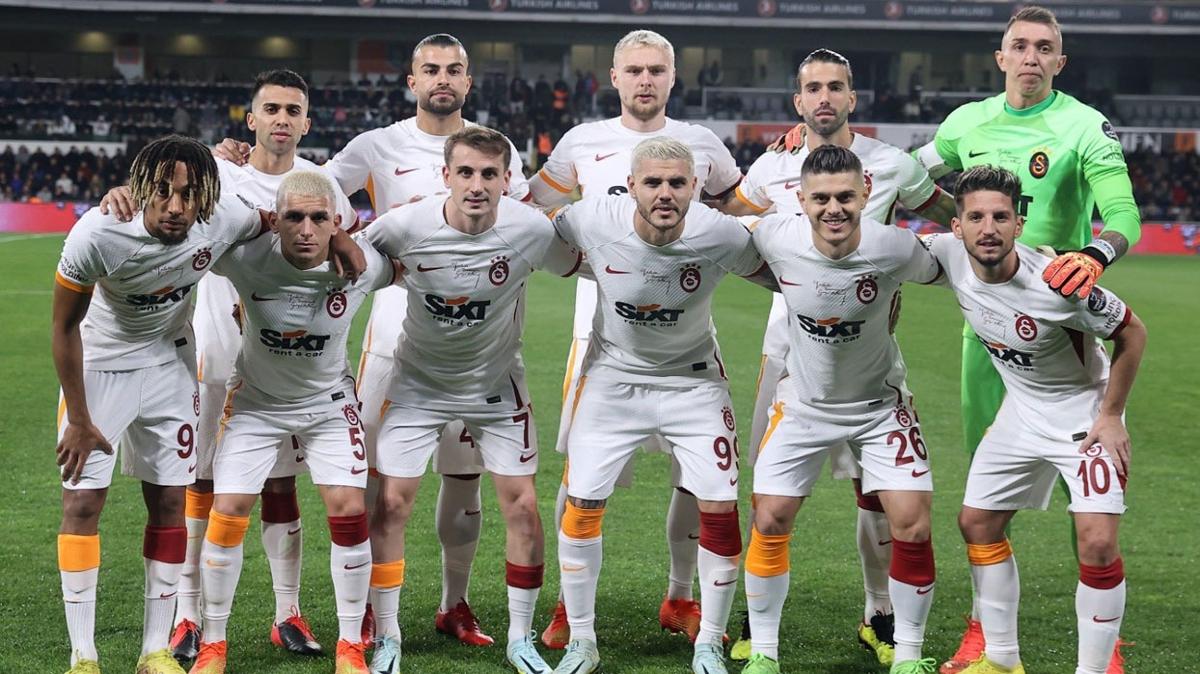 Galatasaray'a derbi ncesi bir kt haber daha! Forma giyemeyecek