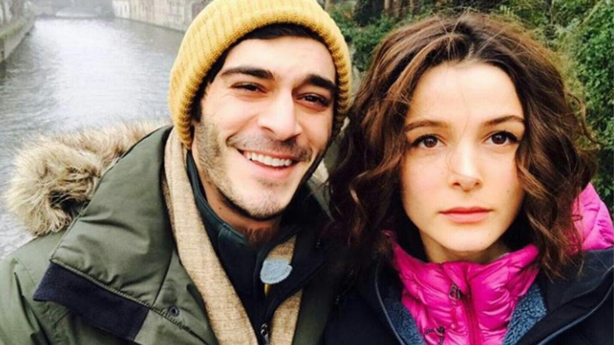 Ad Serenay Sarkaya ile anlyordu retro ona yarad! Burak Deniz ile Bra Develi bart