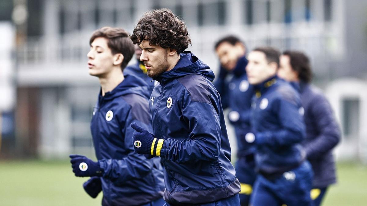 Fenerbahe'de derbi almalar devam ediyor