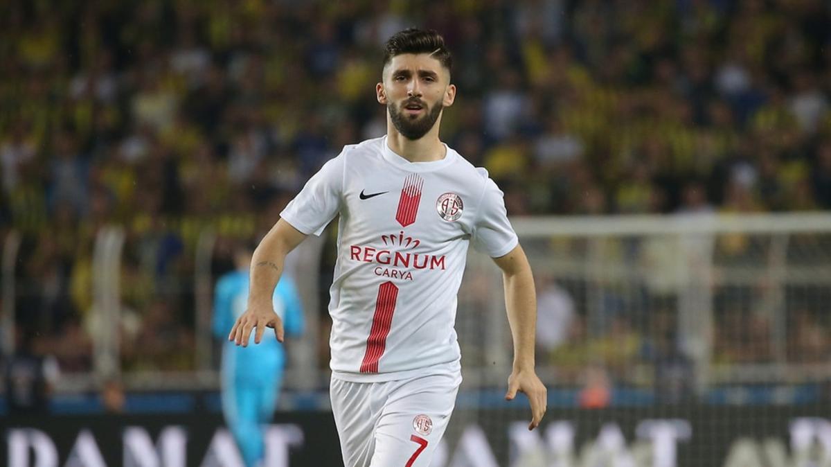 Yeni gelmedi, geri geldi! Doukan Sinik Antalyaspor'da