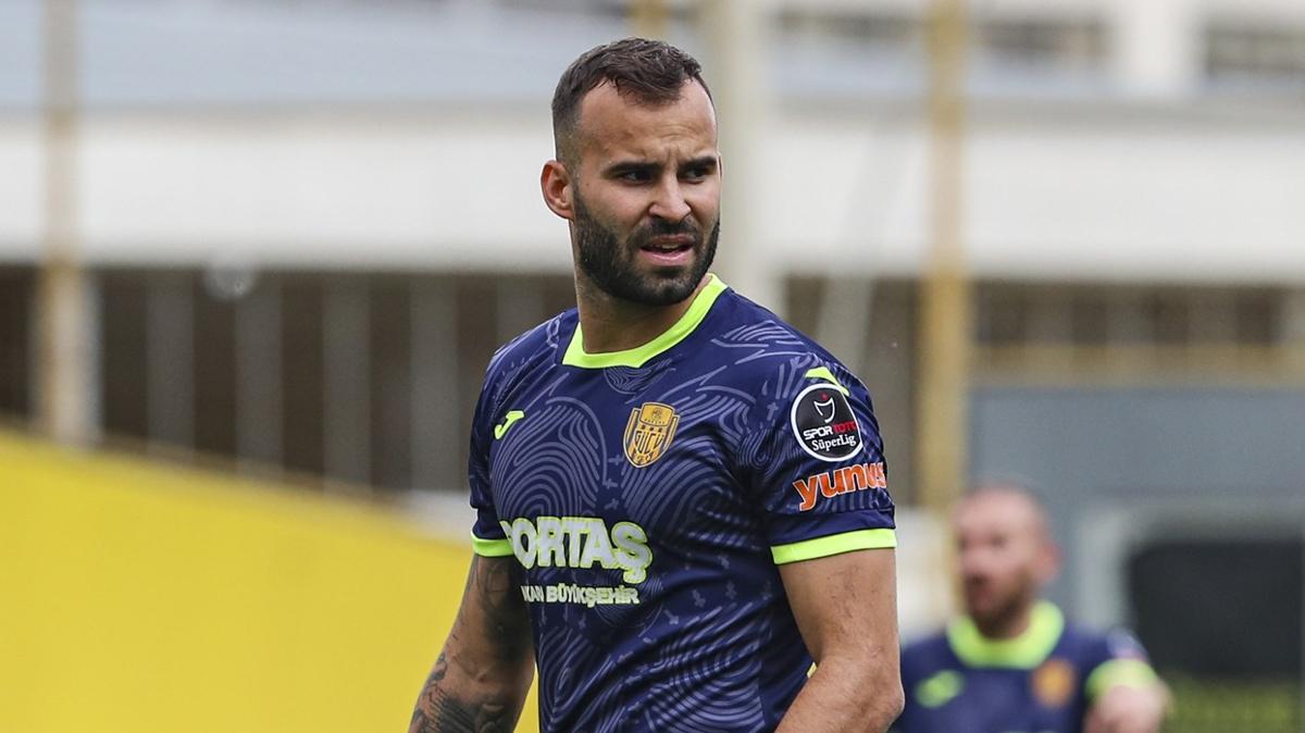 1+1 yllk imza att, 6 ay dayanabildi! Jese Rodriguez resmen gitti