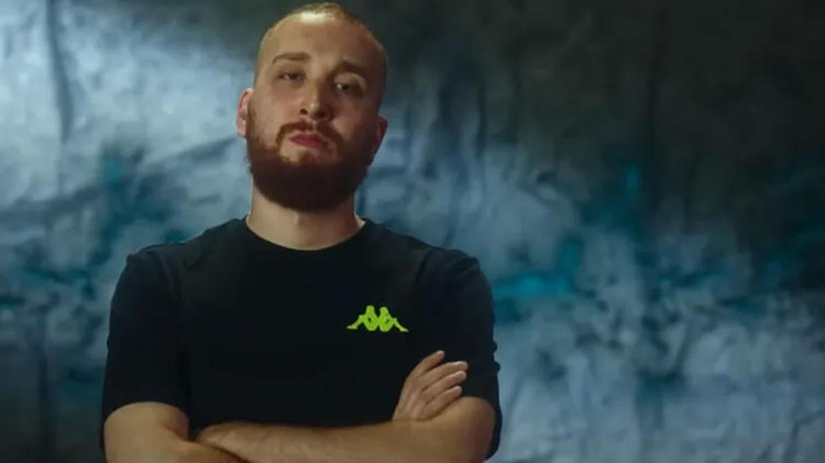 Aziz Ozan Dilber ka yanda, ne i yapyor" 2023 Survivor Aziz kimdir" 