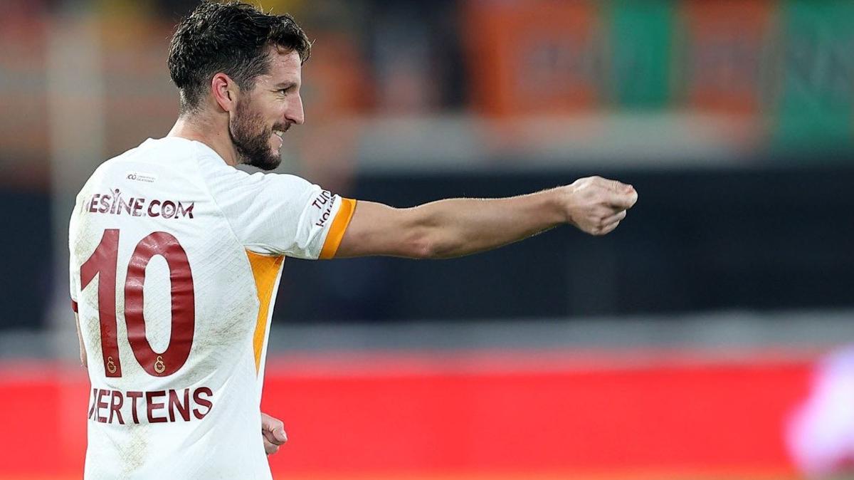 Dries Mertens Galatasaray' srtlamaya devam ediyor