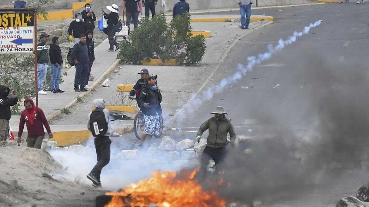 Peru'da protestolar devam ediyor: Hayatn kaybedenlerin says 59'a kt
