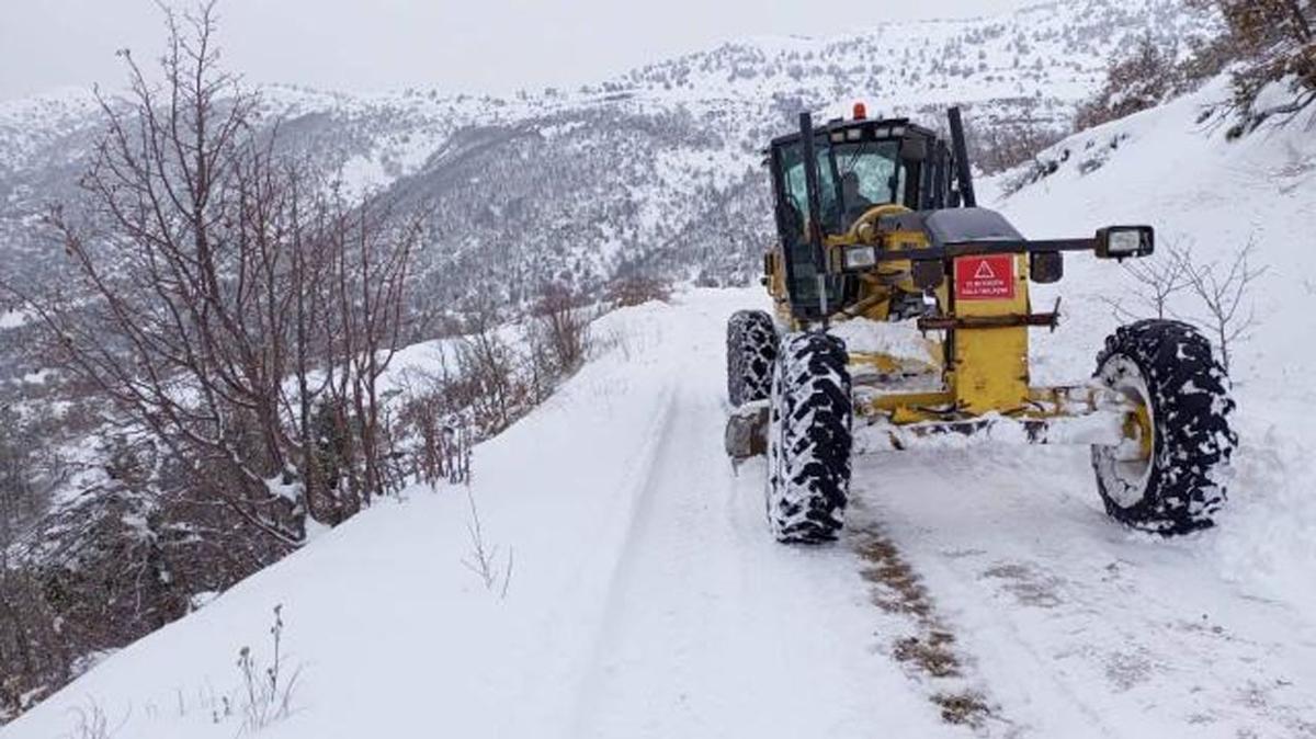 Sivas'ta etkili kar ya: 48 ky yolu ulama kapand