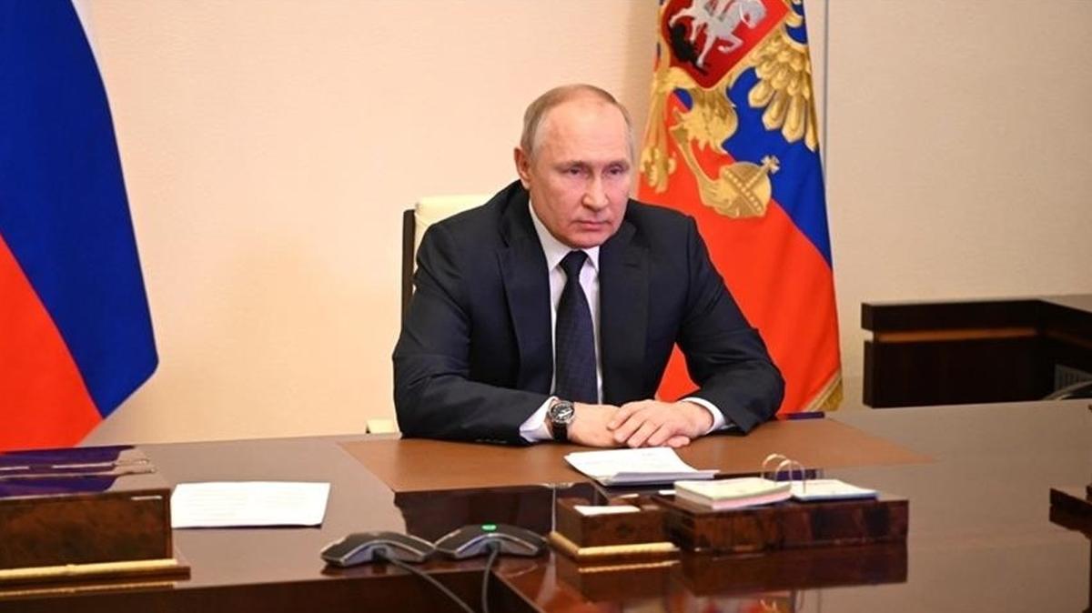Putin Güvenlik Konseyi ile terörle mücadeleyi görüştü