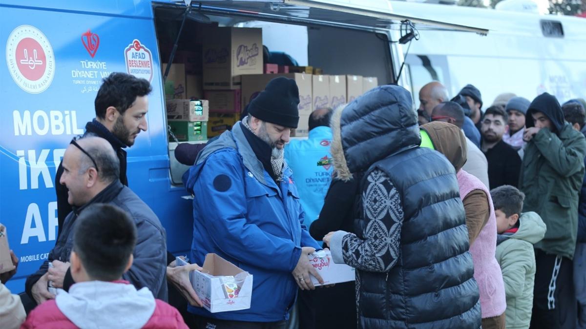 Trkiye Diyanet Vakf'ndan deprem blgelerine destekler artarak devam ediyor