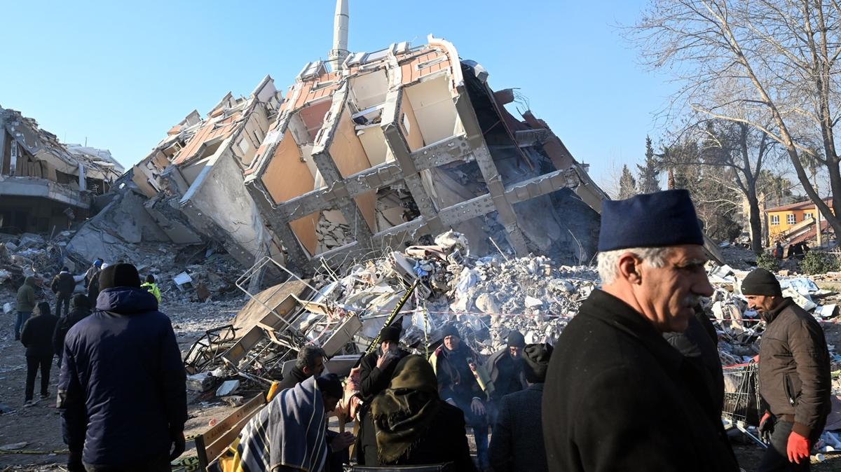 Erzurum ve Ardahan'dan deprem blgesine 10 tr yardm malzemesi gnderildi