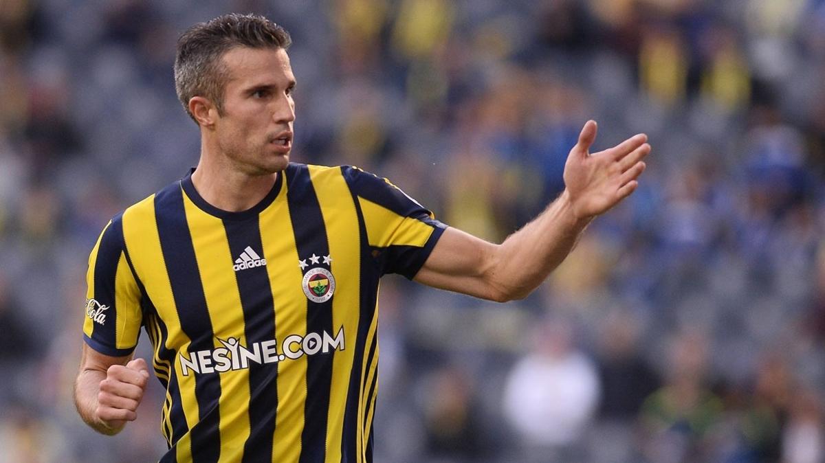 Robin van Persie'den depremzedelere destek mesaj