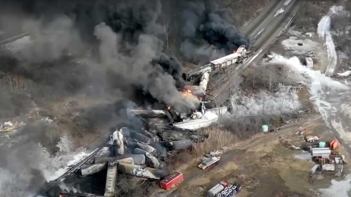 ABD'li vekillerden Ohio'daki "kimyasal felakete" neden olan tren kazasnn aydnlatlmas ars