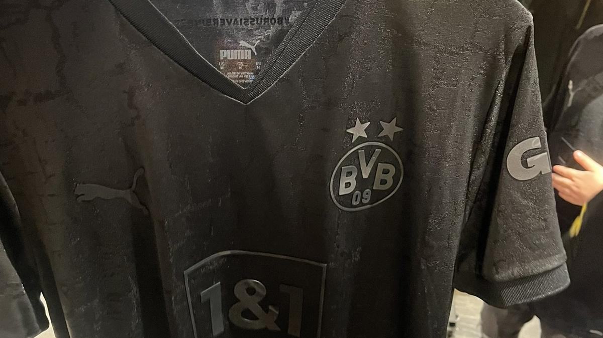 Borussia Dortmund'dan depremzedeler iin siyah forma hamlesi