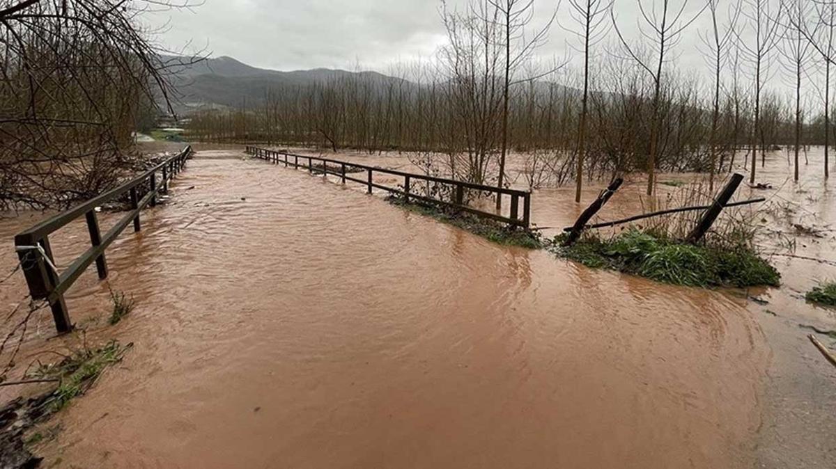 Bartn'da saanak ve eriyen kar takna neden oldu