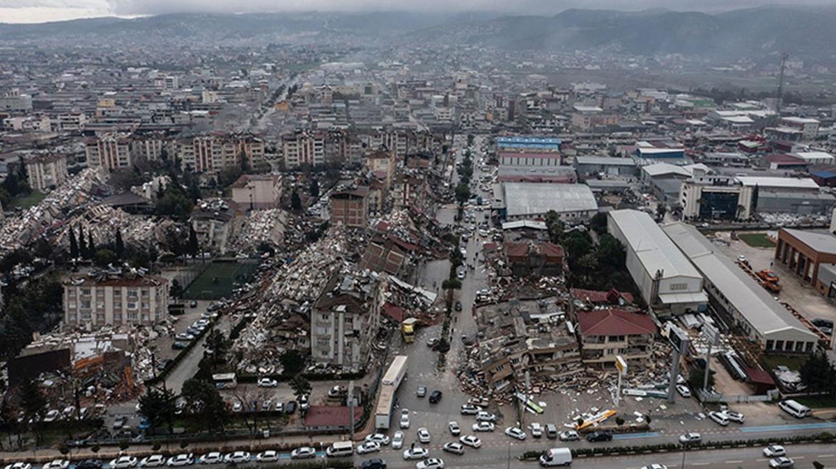 Hatay'da 2 yeni deprem sonras 3 katl bo bina ykld