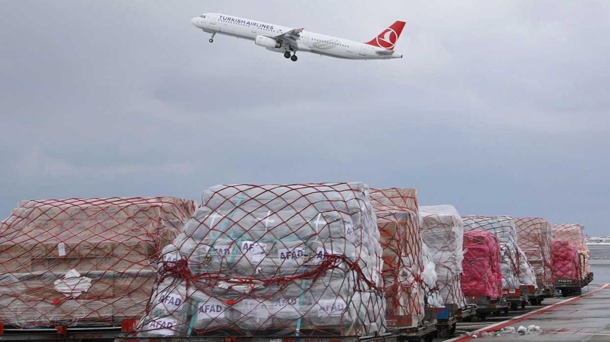 Pilot ve kabin memurlar Hatay'da 800 kiilik yaam alan kurdu